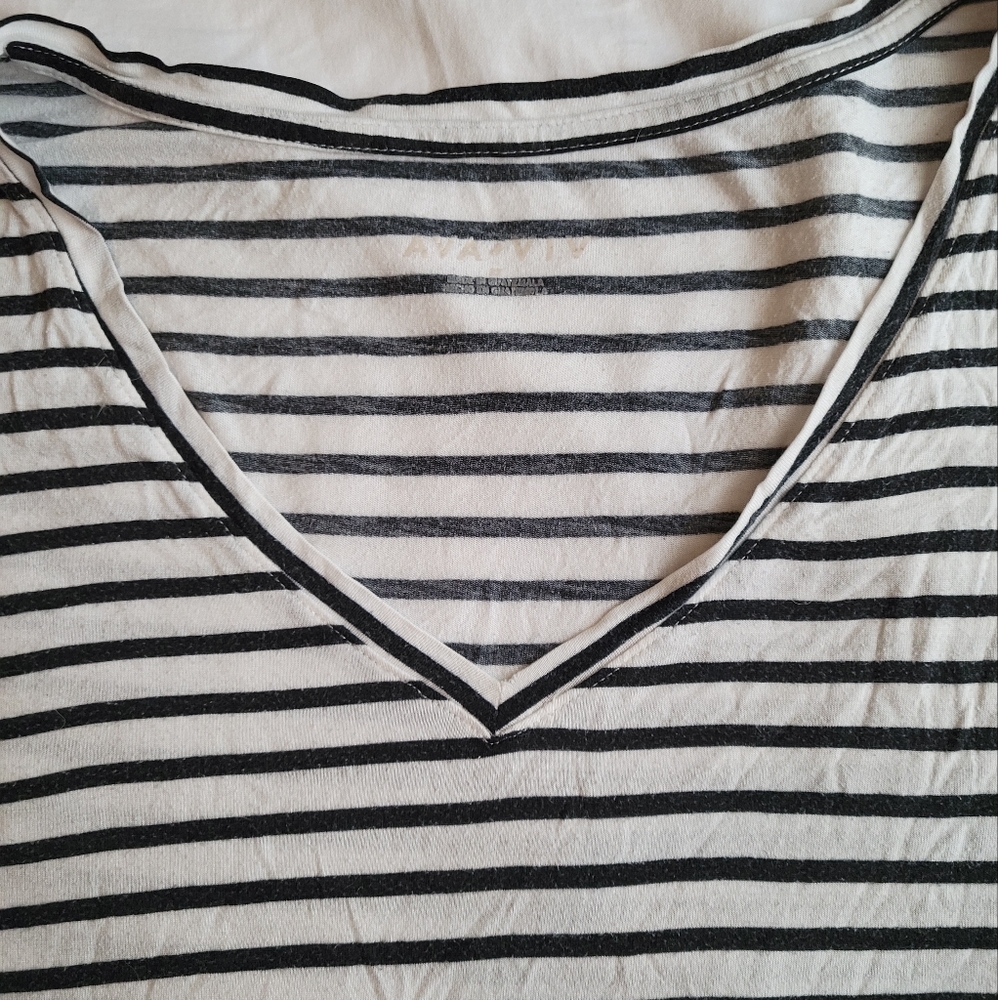 Modal striped v-neck